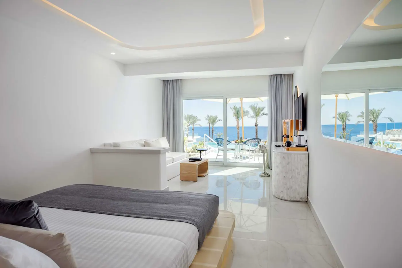 Junior Swim-Up Suite