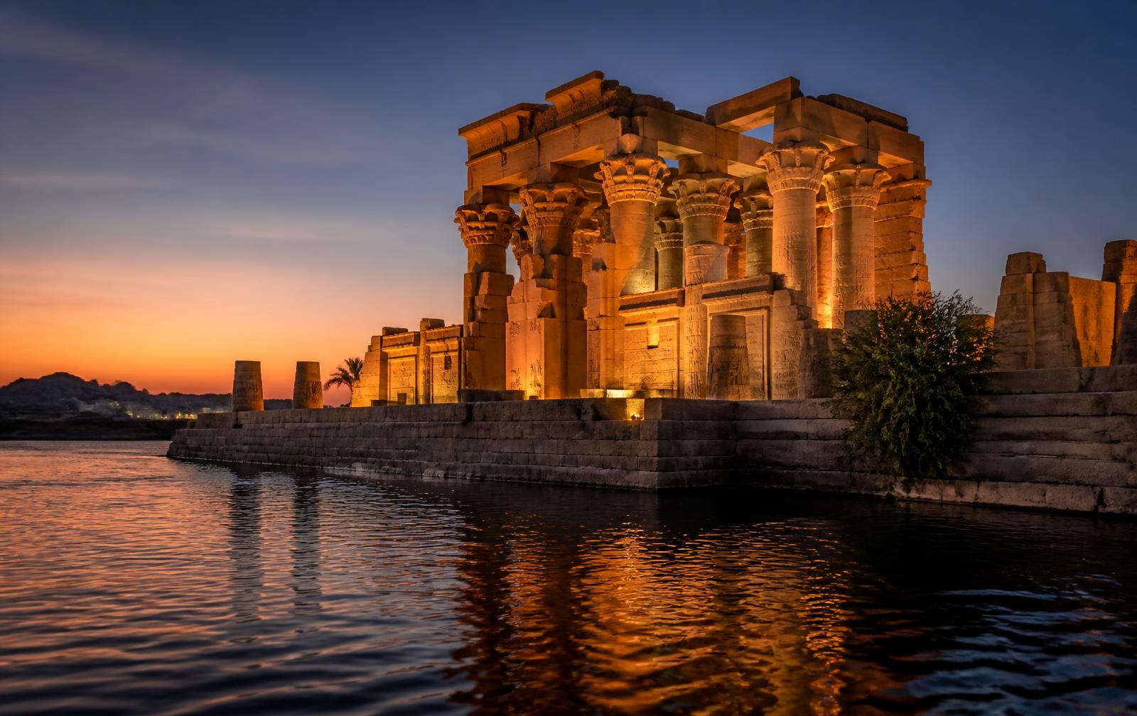 Temple de Kom Ombo au crépuscule