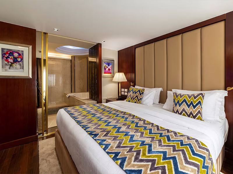 Royal Suite — 1
